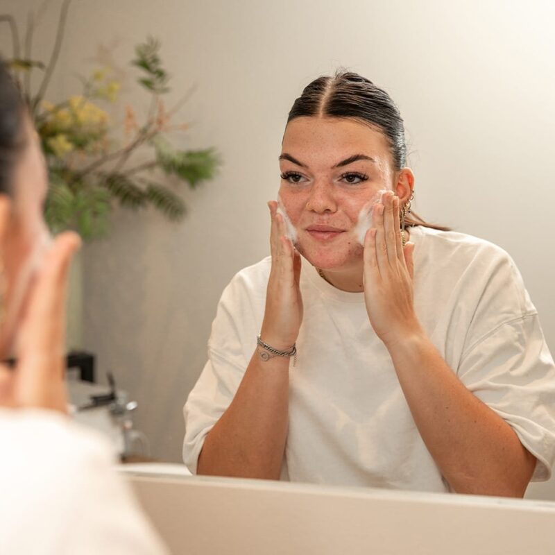 moet ik mijn gezicht reinigen wanneer ik geen make-up draag?